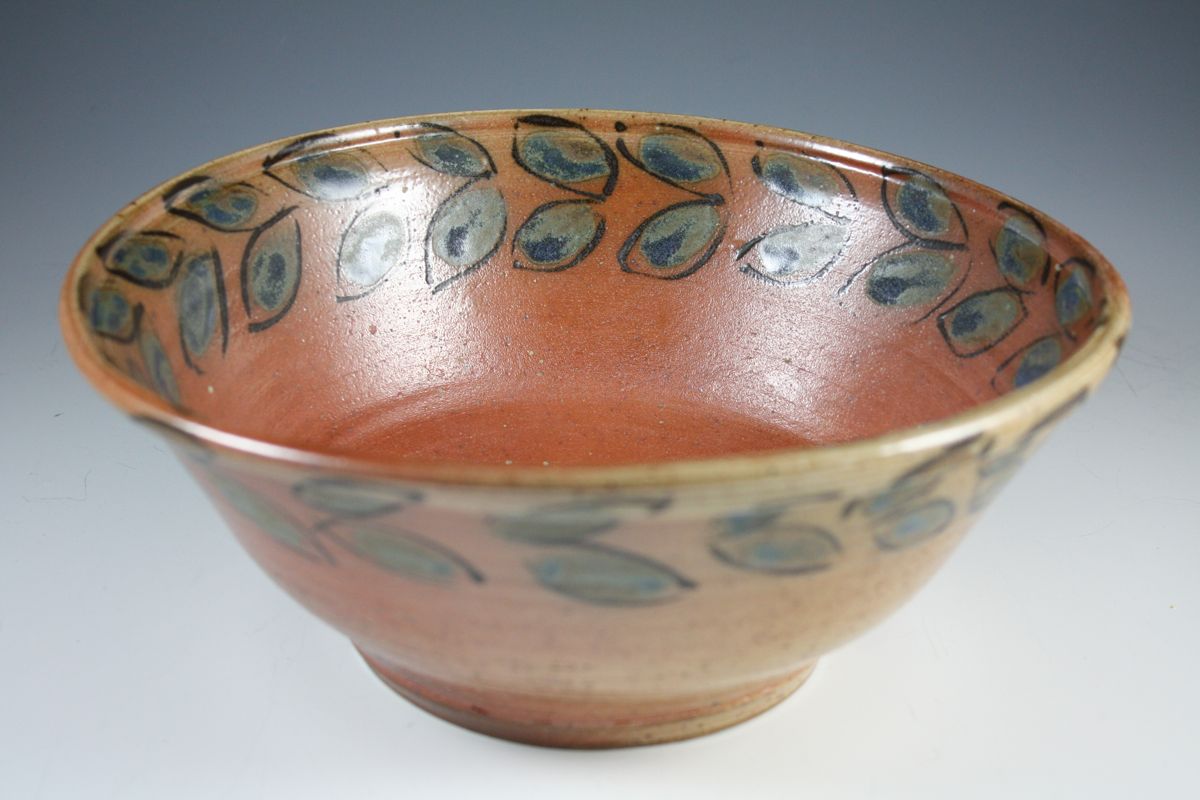 Bowl with Leaf Design