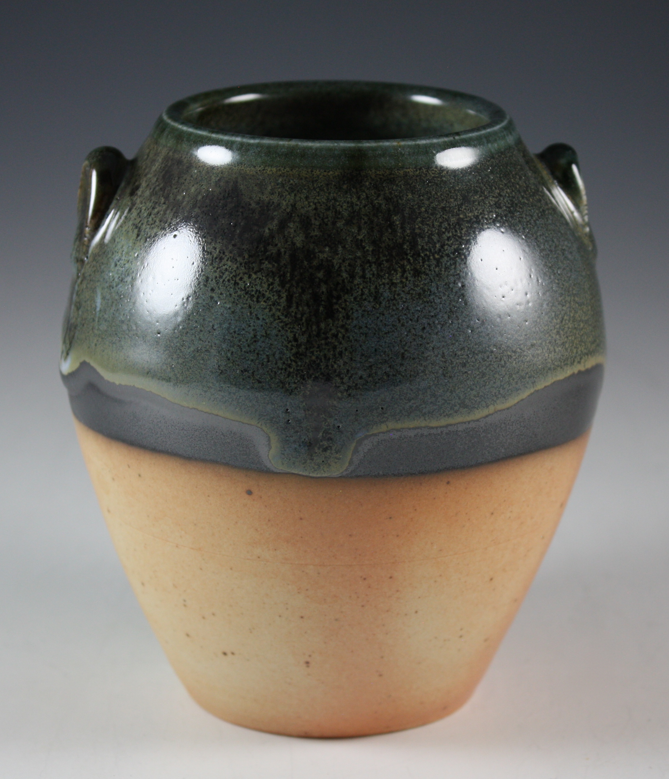 Thumb Lug Vase  18-37