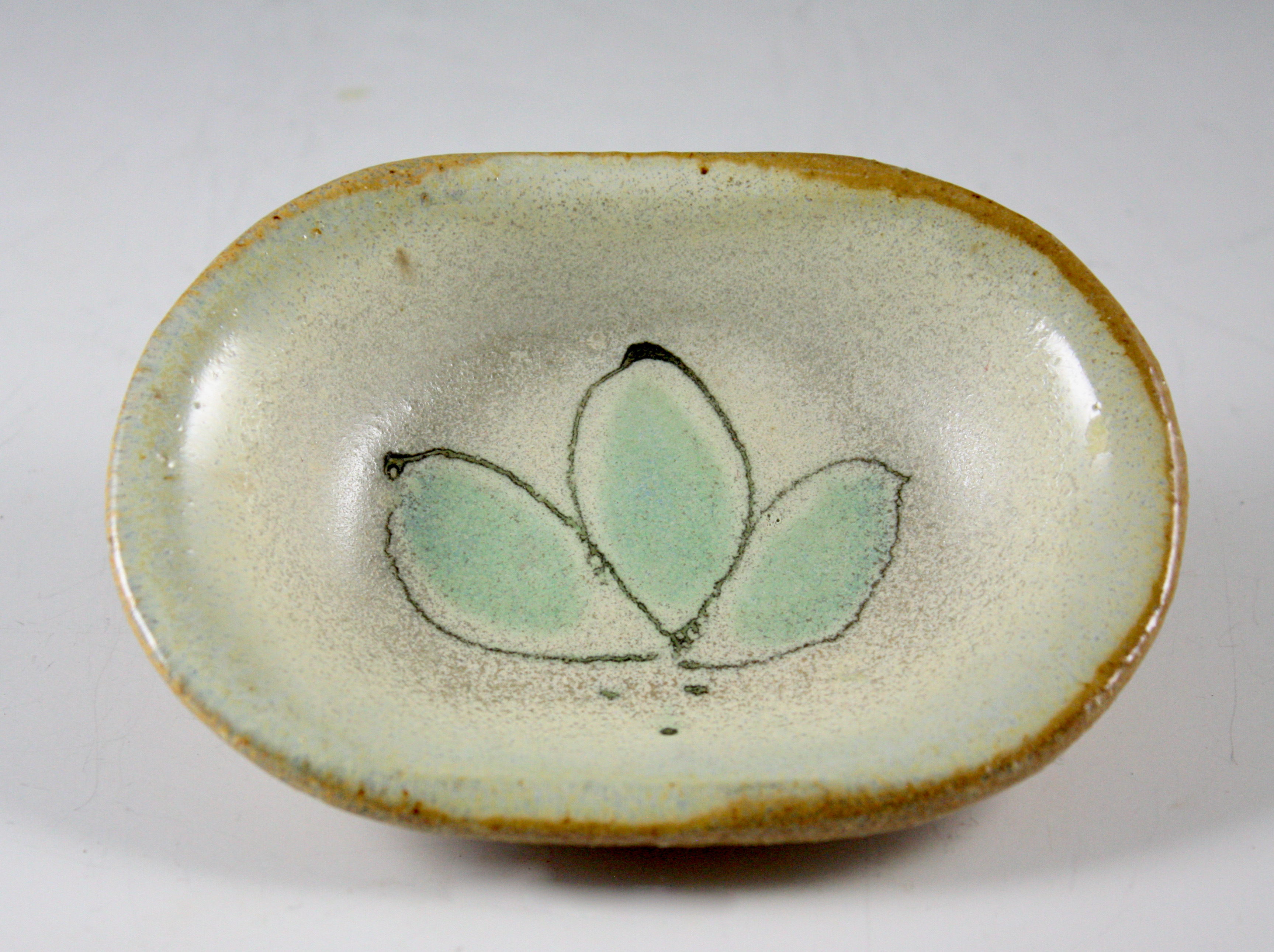 Oval Soap or Change Tray with Leaves 21-335
